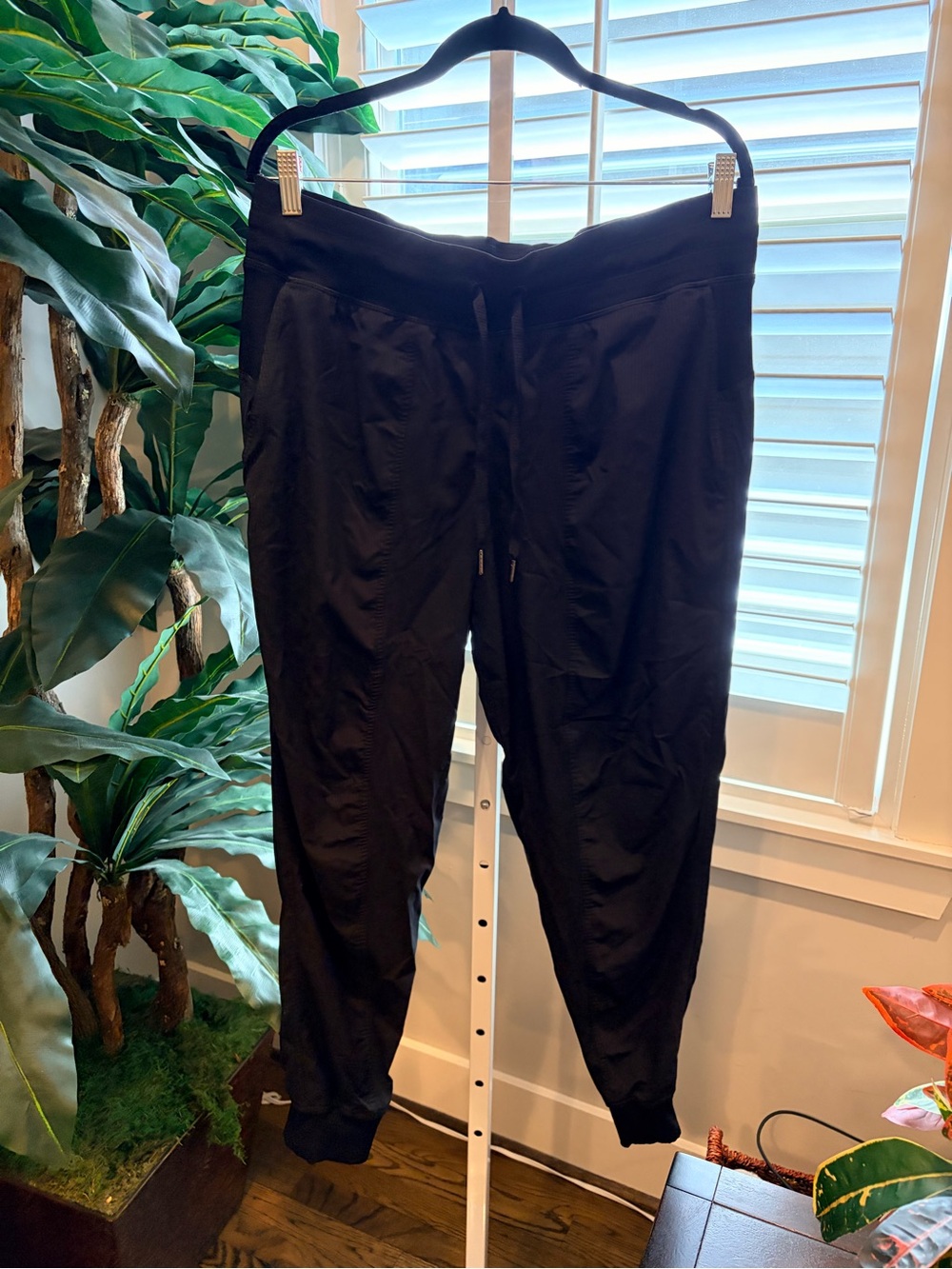 lululemon athletica Black Dance Studio Mid-Rise Jogger - Picture 6 of 6